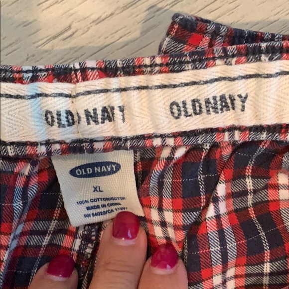 Old Navy plaid pajama bottoms - Picture 3 of 3